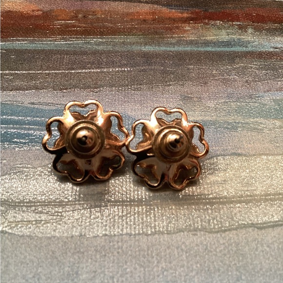 Tory Burch “Katie” Gold and Cream Floral Stud Earrings Pre-owned - Picture 2 of 4